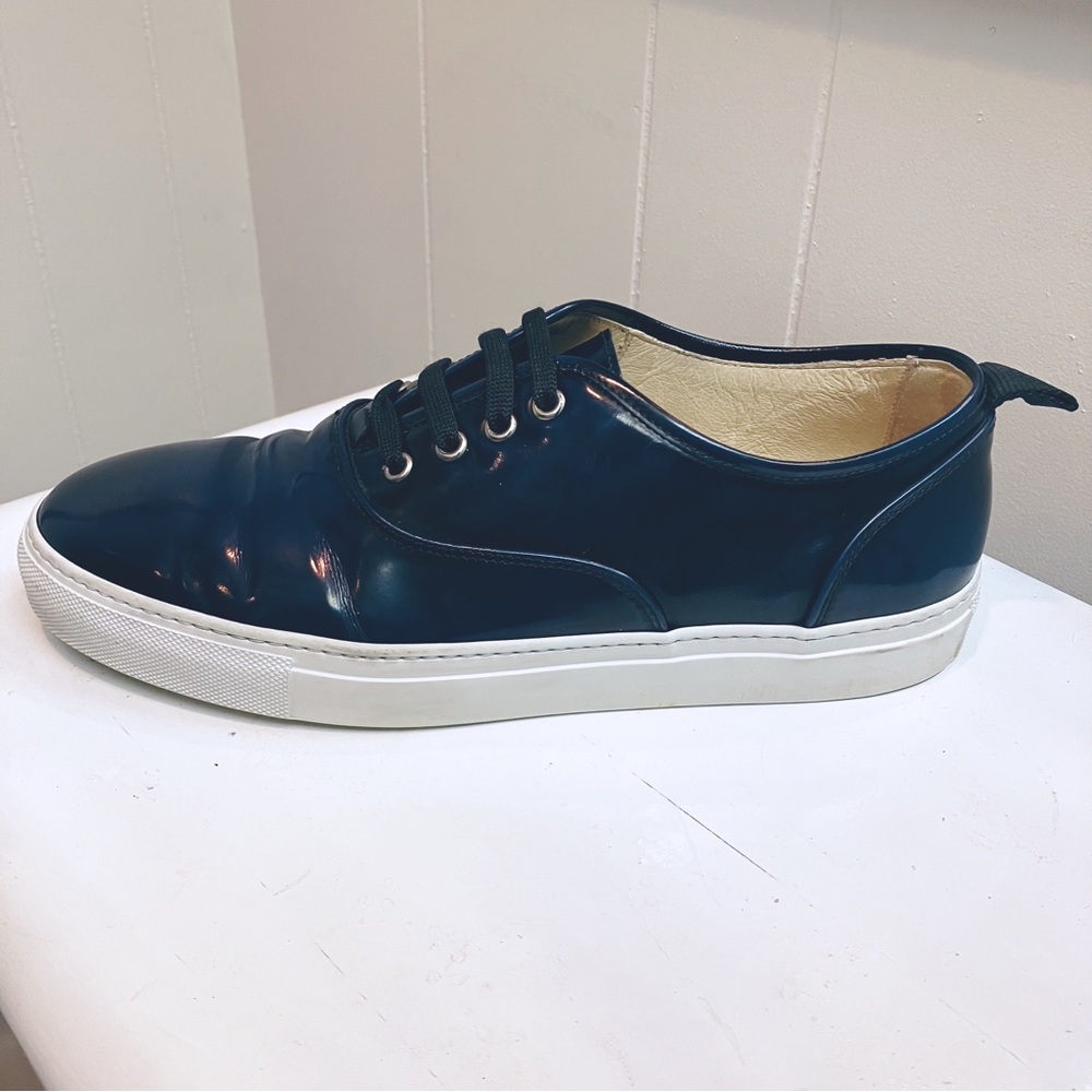 BARNEYS NEW YORK Mens Low Top Sneakers Blue Patent Leather SIZE 9M ITALY 4595